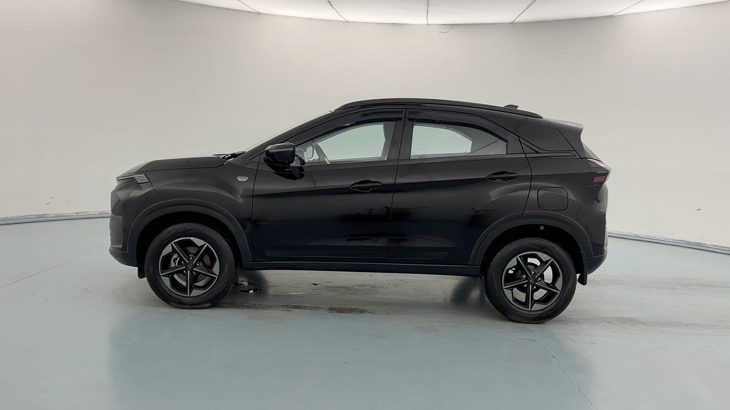 Used 2026 Tata Nexon Fearless + A PS DCA DK 1.2 Petrol Automatic exterior LEFT SIDE VIEW