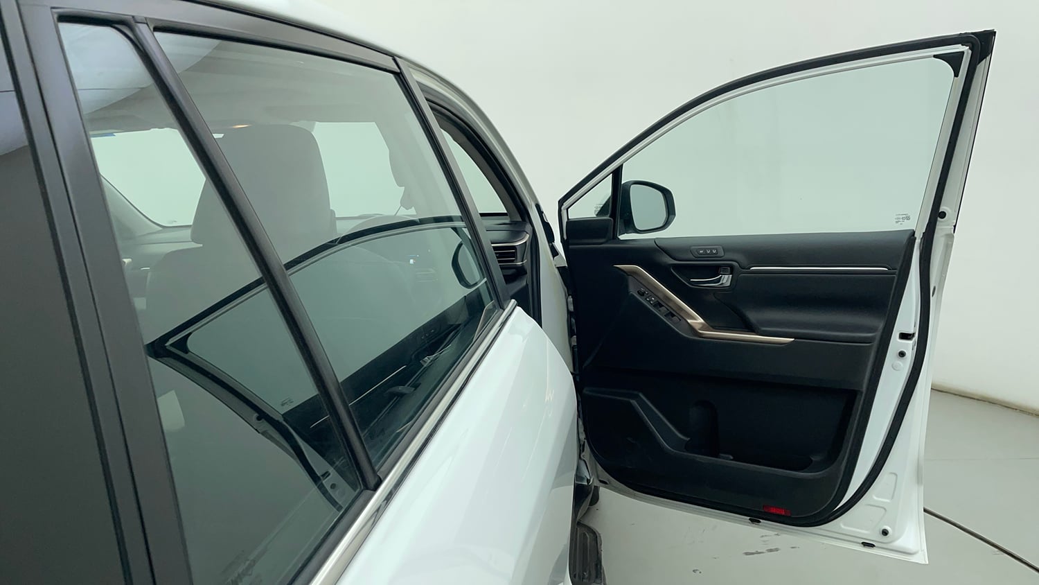 Used 2024 Maruti Suzuki Invicto Alpha Plus 7 STR Hybrid Automatic interior RIGHT FRONT DOOR OPEN VIEW