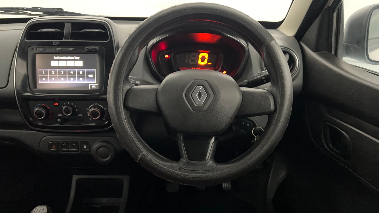 Used 2018 Renault Kwid RXT Petrol Manual interior STEERING VIEW