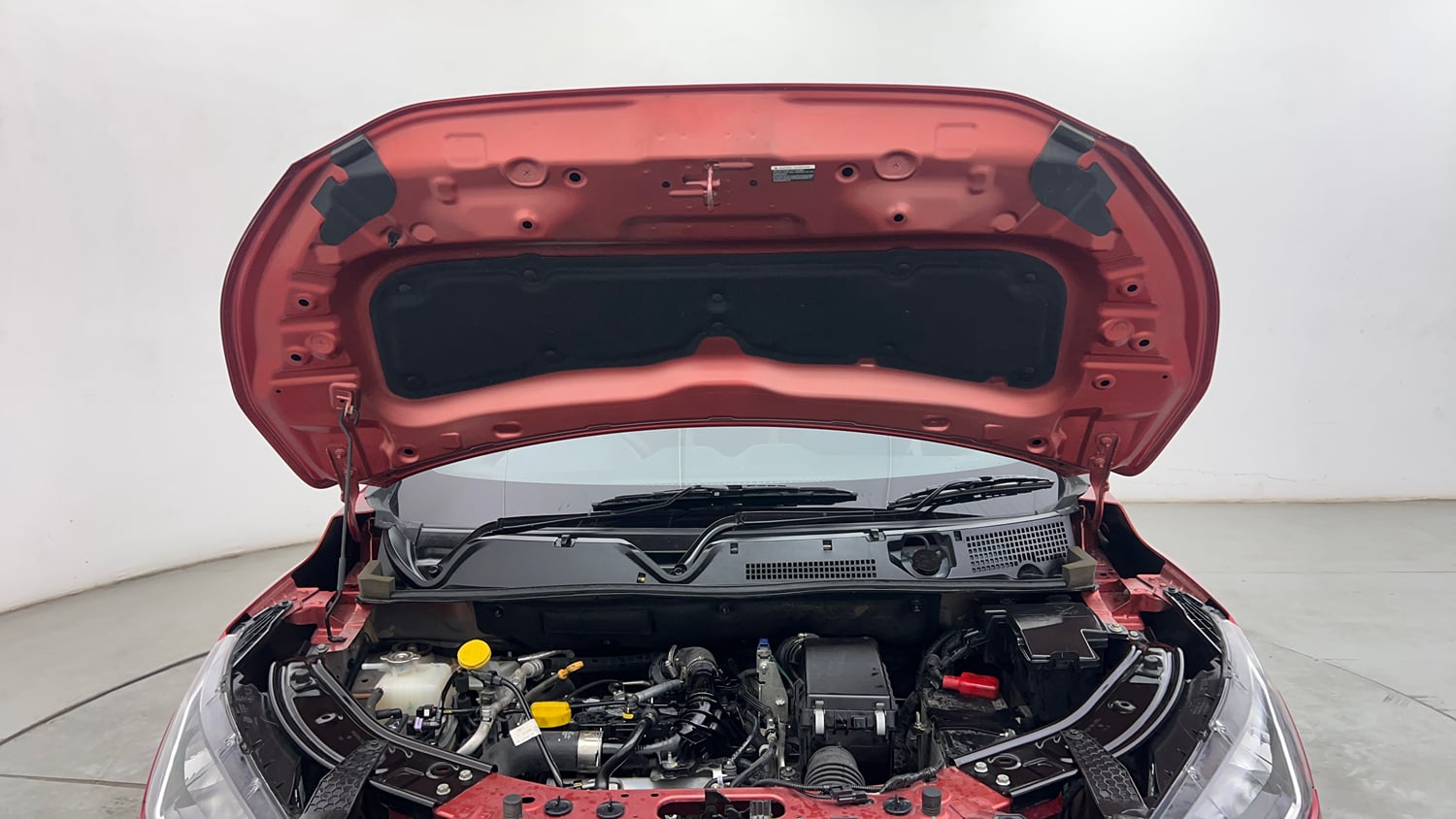 Used 2023 Nissan Magnite XV Turbo CVT Petrol Automatic engine ENGINE & BONNET OPEN FRONT VIEW