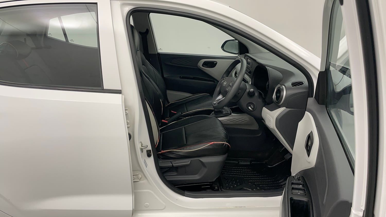 Used 2023 Hyundai Grand i10 Nios Magna 1.2 Kappa VTVT Petrol Manual interior RIGHT SIDE FRONT DOOR CABIN VIEW