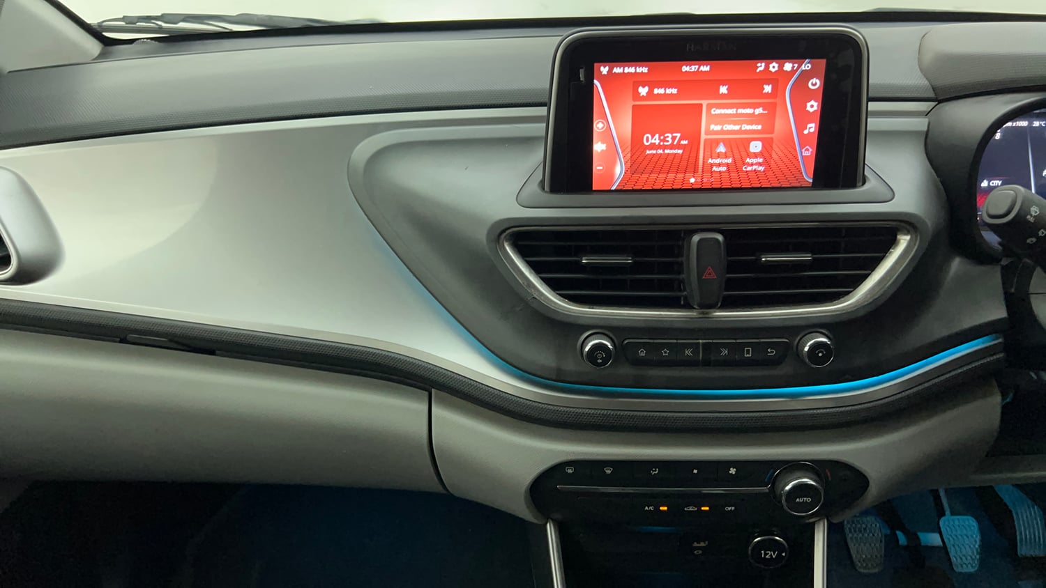 Used 2020 Tata Altroz XZ Petrol Petrol Manual interior MUSIC SYSTEM & AC CONTROL VIEW