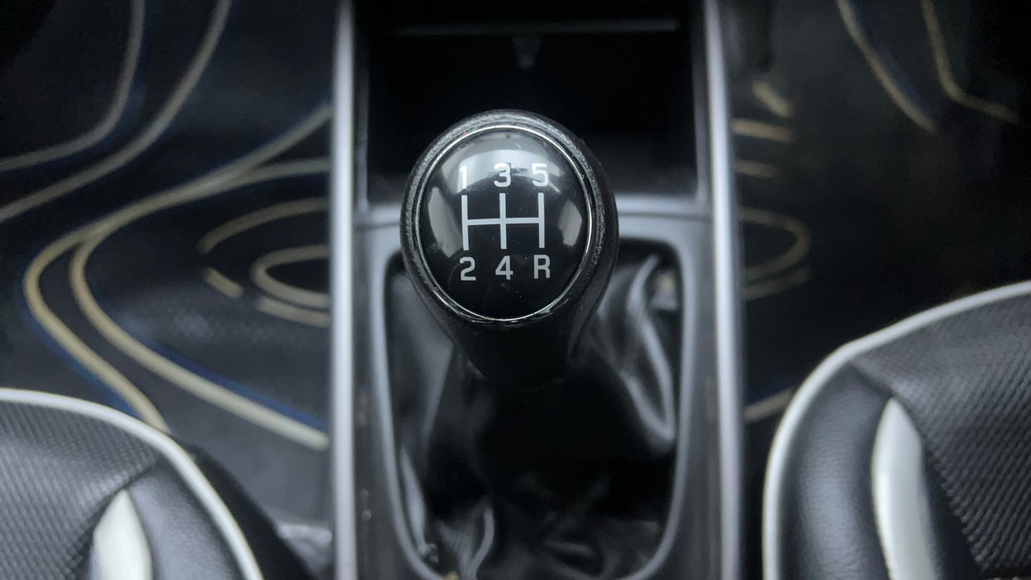 Used 2021 Maruti Suzuki Baleno Zeta Petrol Manual interior GEAR  KNOB VIEW