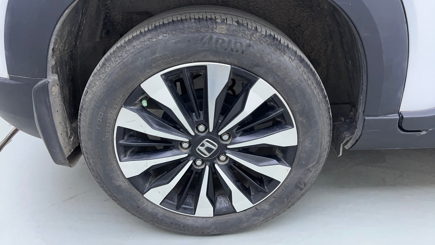 Used 2023 Honda Elevate VX MT Petrol Manual tyres RIGHT REAR TYRE RIM VIEW