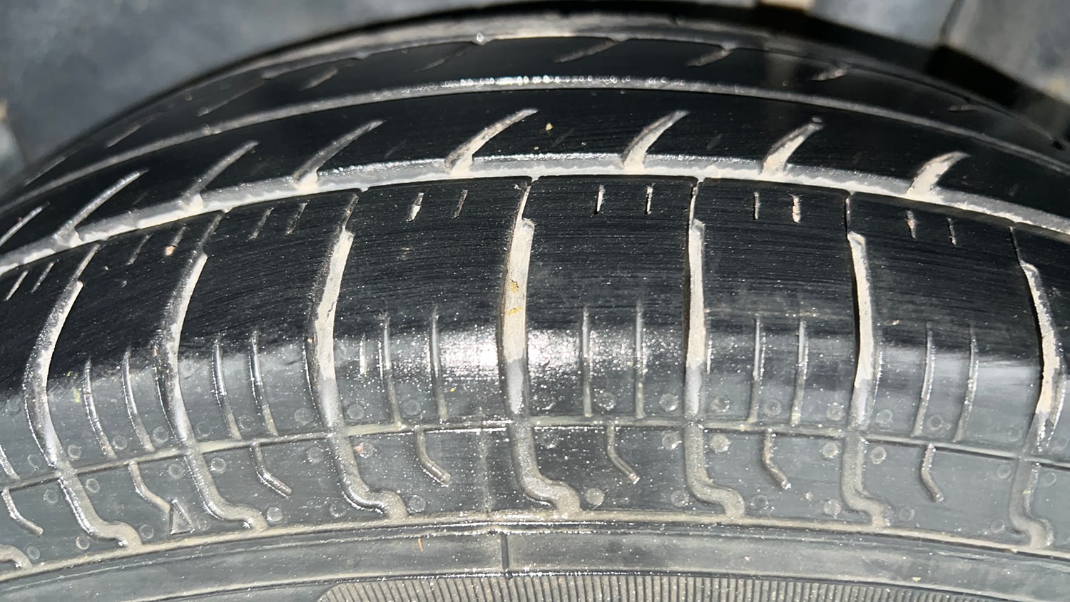 Used 2017 Maruti Suzuki Swift Dzire VDI Diesel Manual tyres LEFT REAR TYRE TREAD VIEW