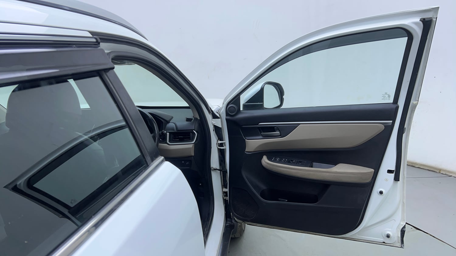 Used 2023 Honda Elevate VX MT Petrol Manual interior RIGHT FRONT DOOR OPEN VIEW