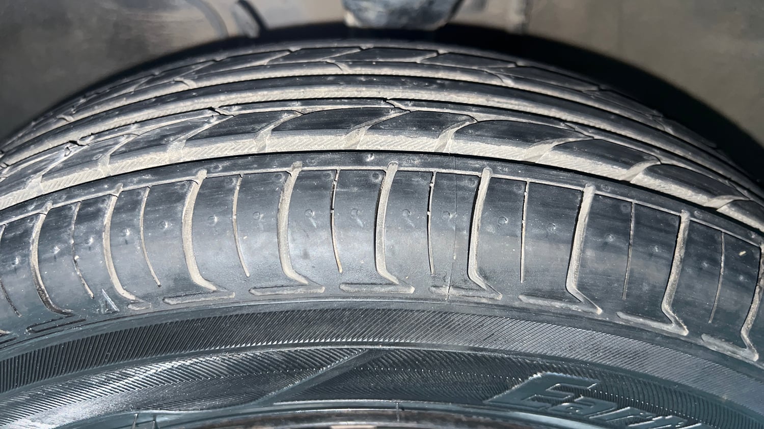 Used 2020 Maruti Suzuki Alto 800 VXi Petrol Manual tyres LEFT FRONT TYRE TREAD VIEW