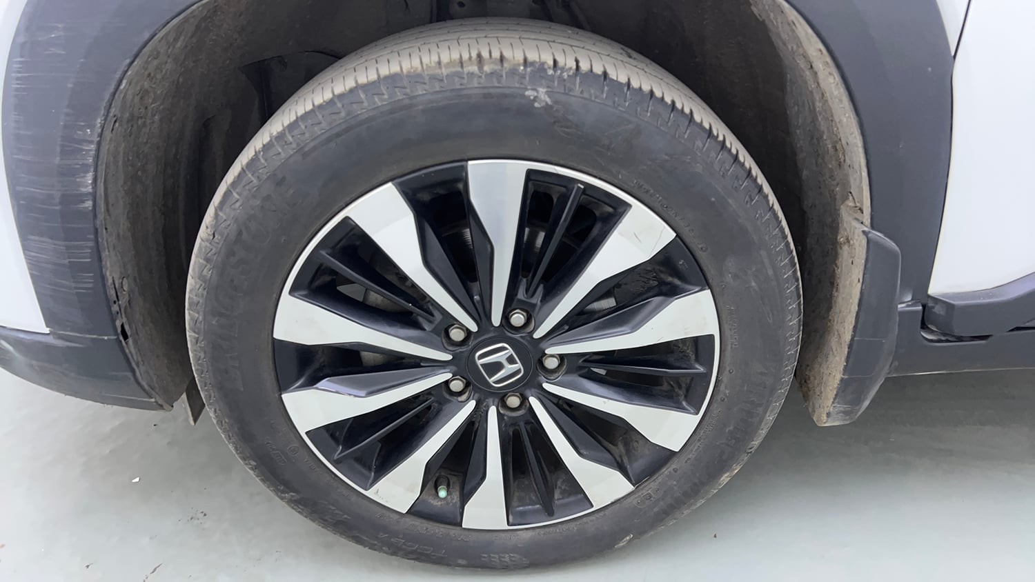 Used 2023 Honda Elevate VX MT Petrol Manual tyres LEFT FRONT TYRE RIM VIEW
