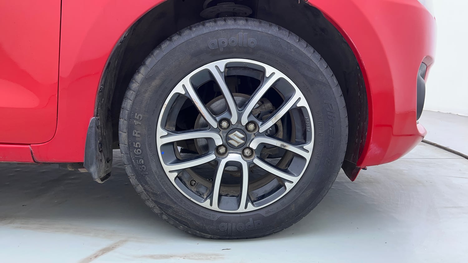 Used 2019 Maruti Suzuki Swift ZXi Plus AMT Petrol Automatic tyres RIGHT FRONT TYRE RIM VIEW