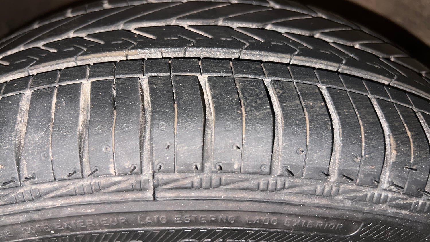 Used 2013 Hyundai Grand i10 Asta 1.2 Kappa VTVT Petrol Manual tyres LEFT FRONT TYRE TREAD VIEW