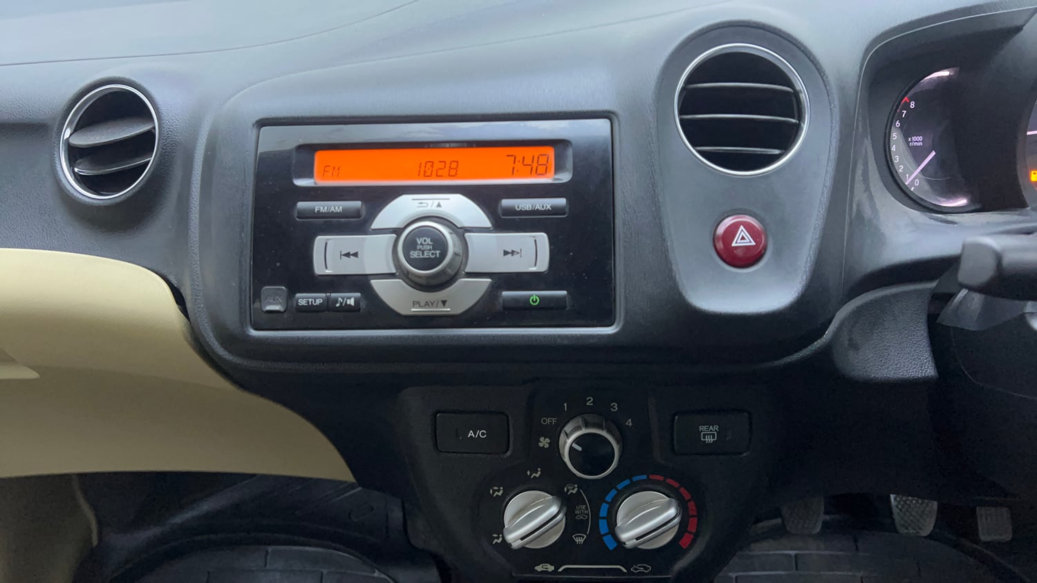 Used 2016 Honda Brio S MT Petrol Manual interior MUSIC SYSTEM & AC CONTROL VIEW