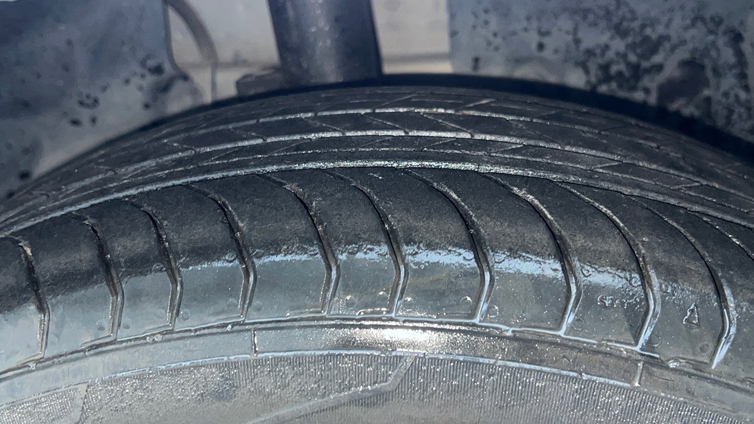 Used 2017 Ford EcoSport Titanium 1.5L Ti-VCT AT Petrol Automatic tyres RIGHT FRONT TYRE TREAD VIEW