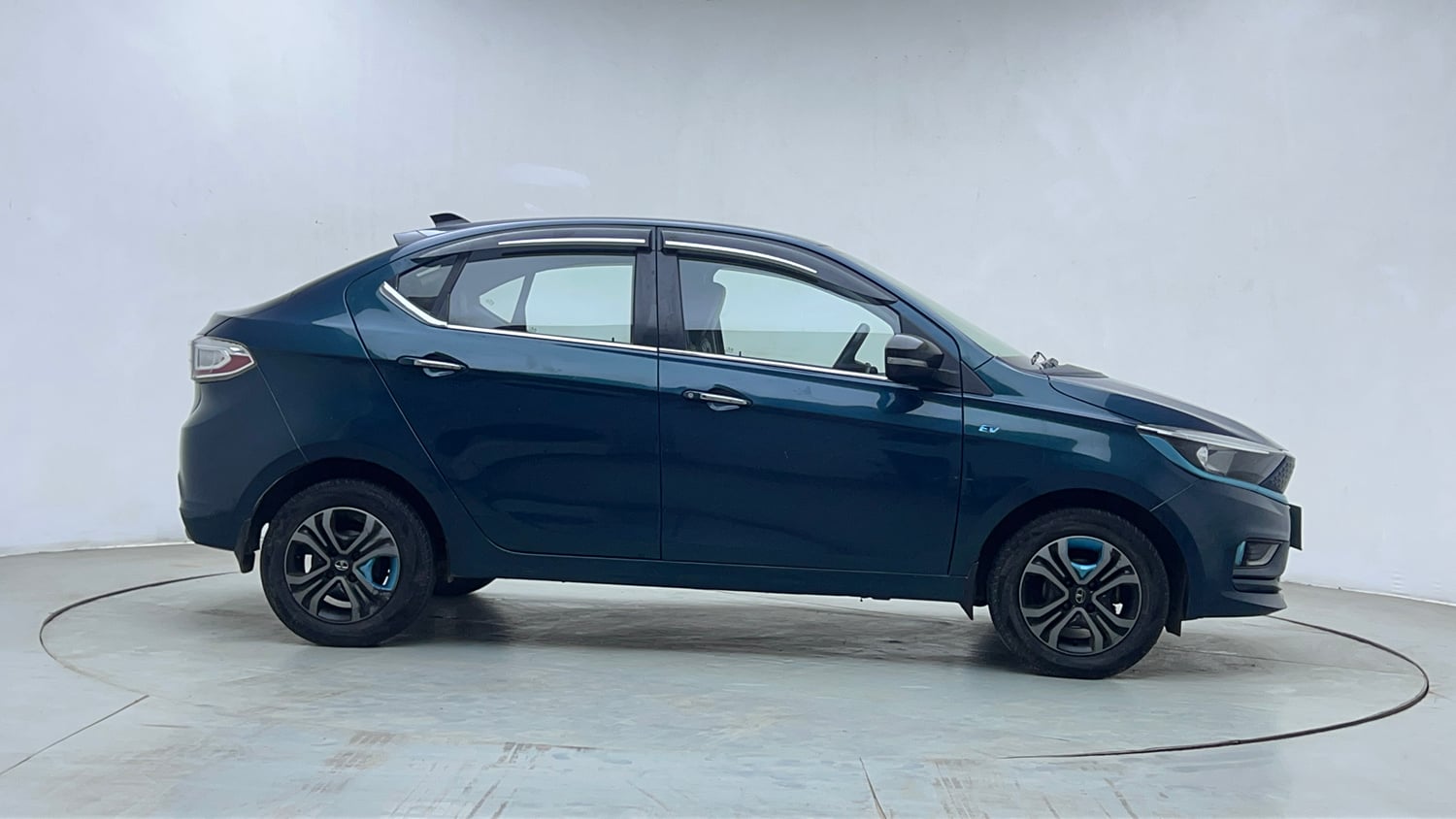 Used 2022 Tata Tigor EV XZ Plus Electric Automatic exterior RIGHT SIDE VIEW