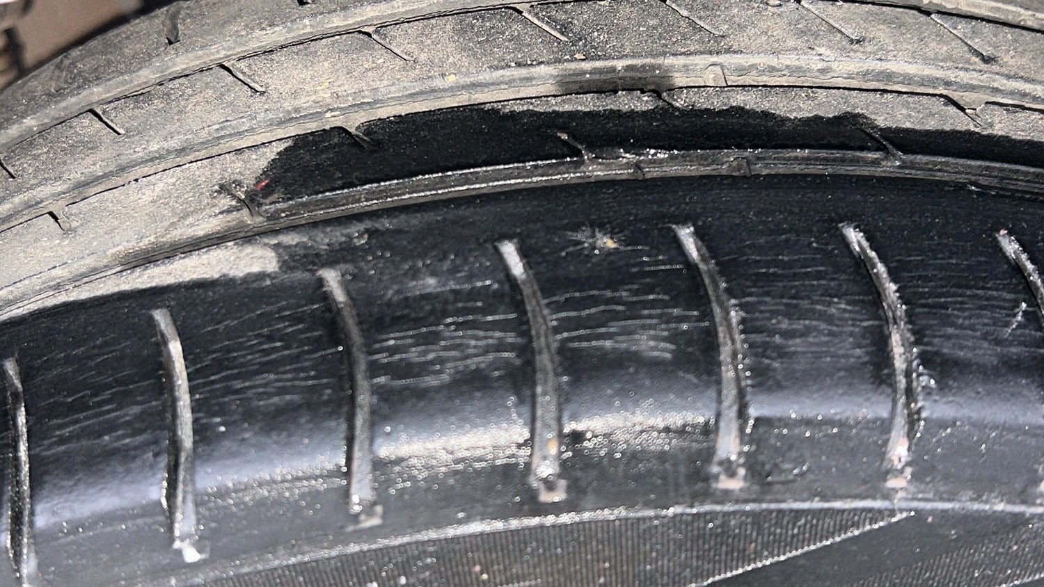 Used 2015 Hyundai Grand i10 Sportz 1.2 Kappa VTVT Petrol Manual tyres RIGHT REAR TYRE TREAD VIEW