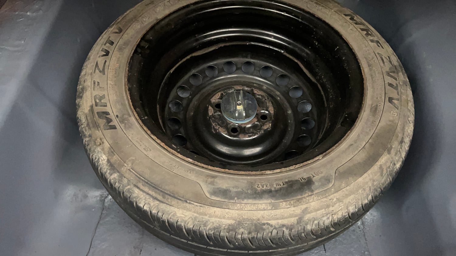 Used 2015 Honda City V Petrol Manual tyres SPARE TYRE VIEW