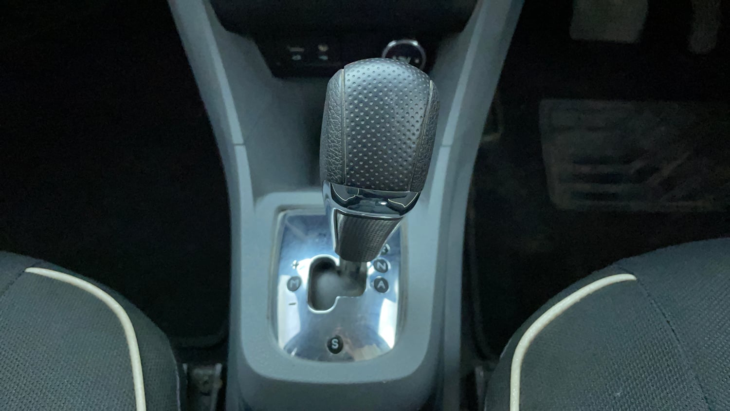 Used 2018 Tata Tigor Revotron XZA Petrol Automatic interior GEAR  KNOB VIEW