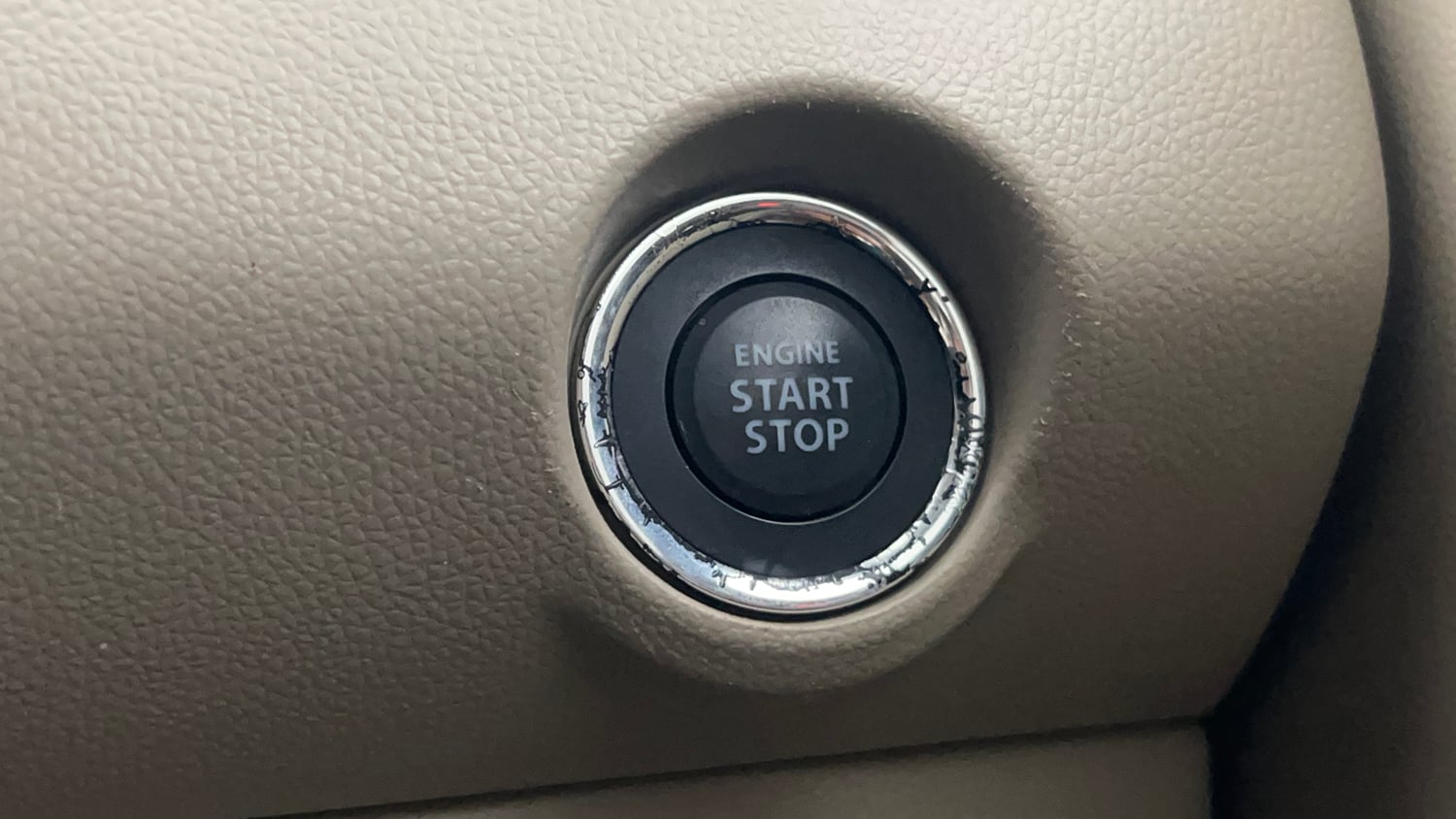 Used 2018 Maruti Suzuki Dzire ZXi Plus AMT Petrol Automatic top_features Keyless start