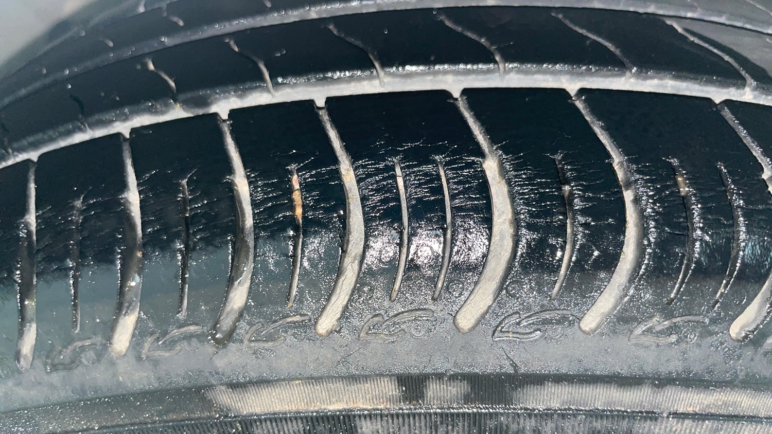 Used 2014 Hyundai Xcent S 1.2 (O) Petrol Manual tyres LEFT FRONT TYRE TREAD VIEW
