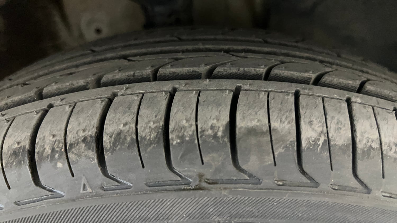 Used 2022 Maruti Suzuki Celerio ZXi AMT Petrol Automatic tyres RIGHT FRONT TYRE TREAD VIEW