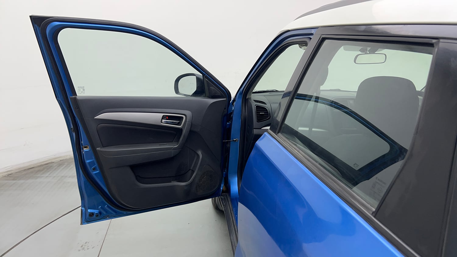 Used 2017 Maruti Suzuki Vitara Brezza ZDi+ Dual Tone Diesel Manual interior LEFT FRONT DOOR OPEN VIEW