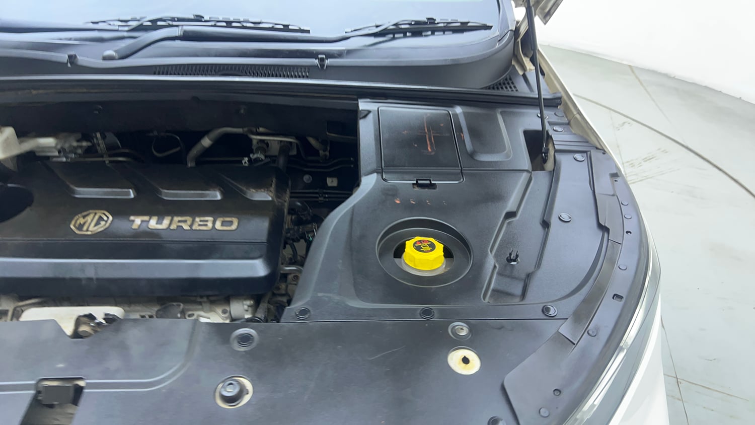 Used 2021 MG Motors Hector Plus Sharp 1.5 Petrol Turbo CVT 6-STR Petrol Automatic engine ENGINE LEFT SIDE VIEW