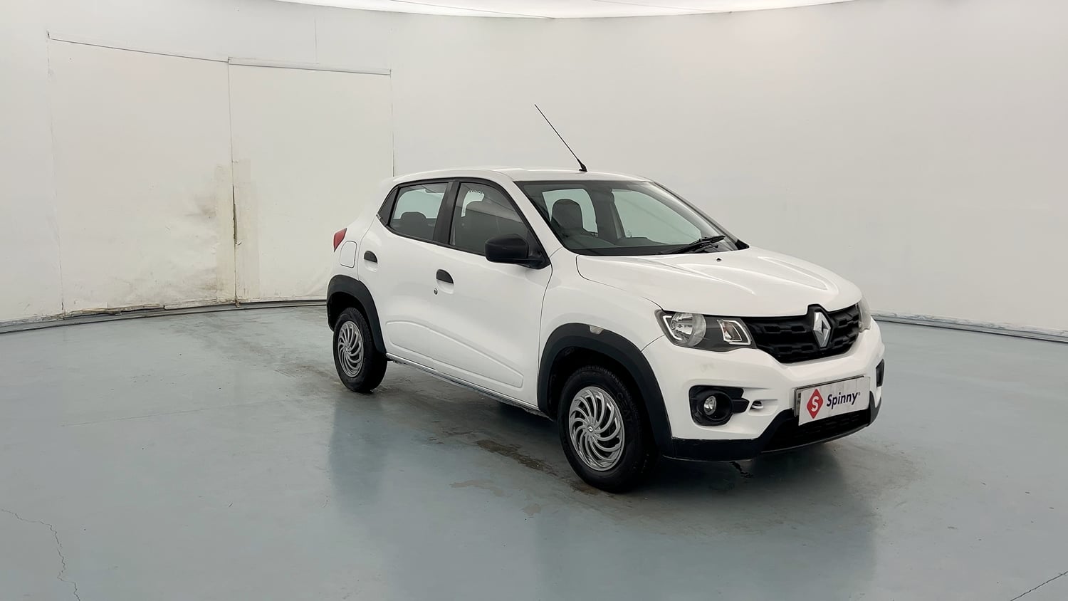 Used 2018 Renault Kwid RXT Petrol Manual exterior RIGHT FRONT CORNER VIEW
