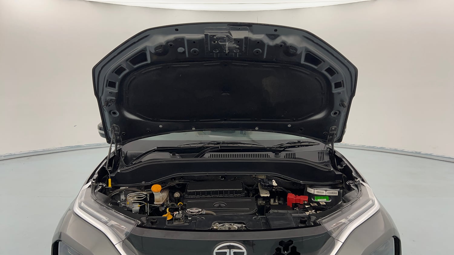 Used 2022 Tata Punch Creative Dual Tone Petrol Manual engine ENGINE & BONNET OPEN FRONT VIEW