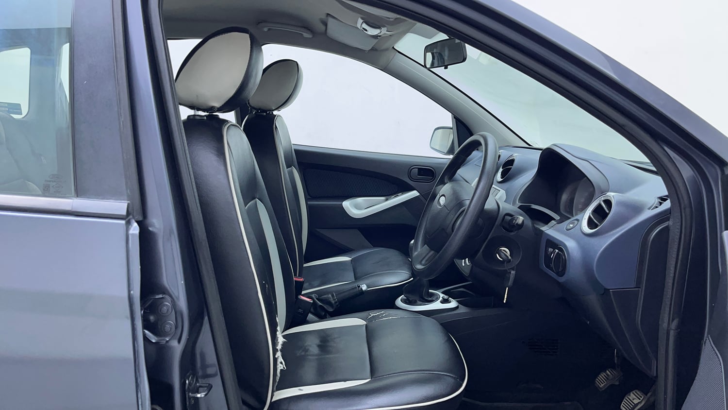 Used 2014 Ford Figo Duratorq Diesel Titanium 1.4 Diesel Manual interior RIGHT SIDE FRONT DOOR CABIN VIEW