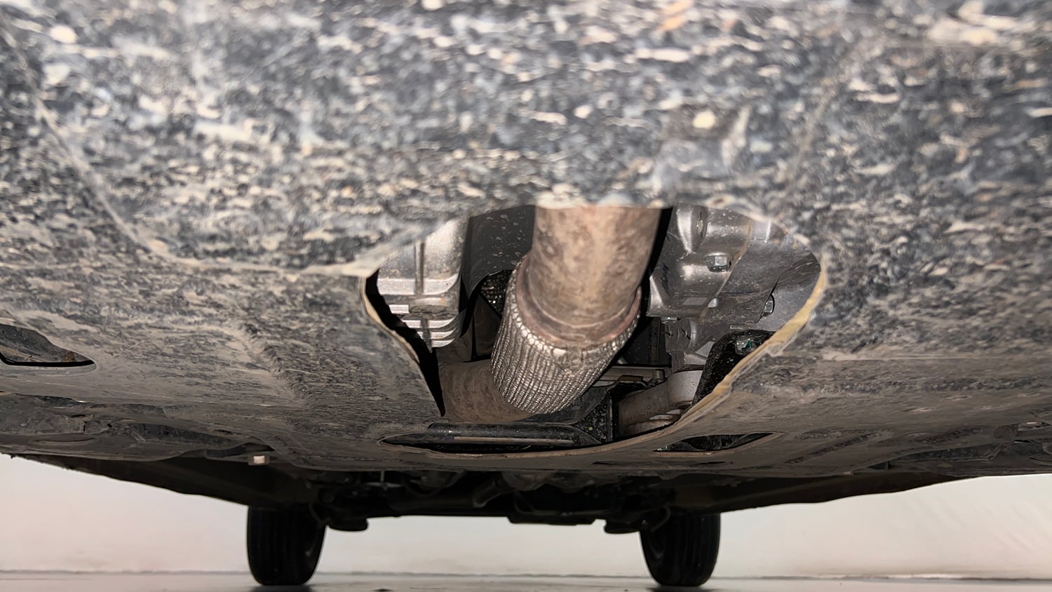 Used 2025 Mahindra XUV 3XO AX5 1.5 Diesel Autoshift Plus Diesel Automatic extra FRONT LEFT UNDERBODY VIEW