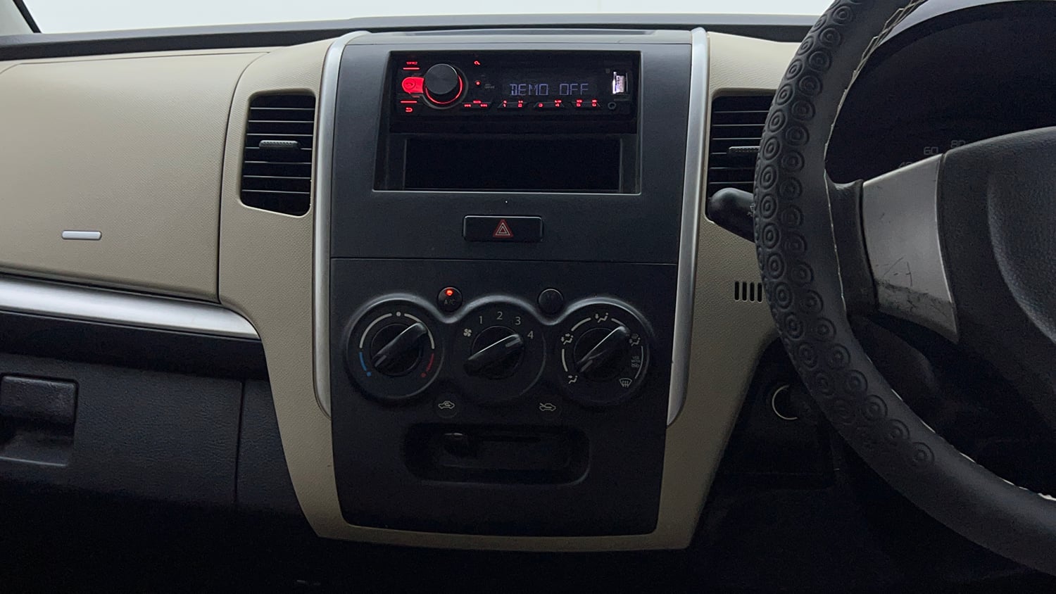 Used 2019 Maruti Suzuki Wagon R LXI CNG Cng Manual interior MUSIC SYSTEM & AC CONTROL VIEW
