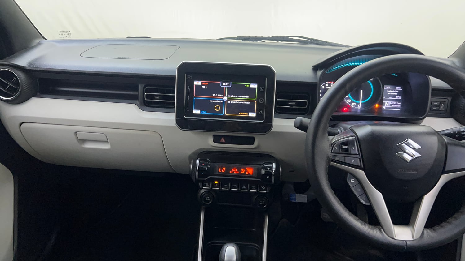Used 2018 Maruti Suzuki Ignis Alpha 1.2 AMT Petrol Automatic interior MUSIC SYSTEM & AC CONTROL VIEW