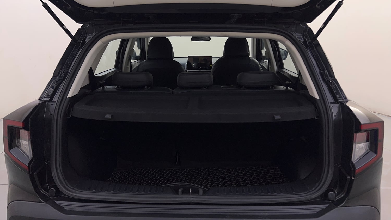 Used 2025 Mahindra XUV 3XO AX5 1.5 Diesel Autoshift Plus Diesel Automatic interior DICKY INSIDE VIEW