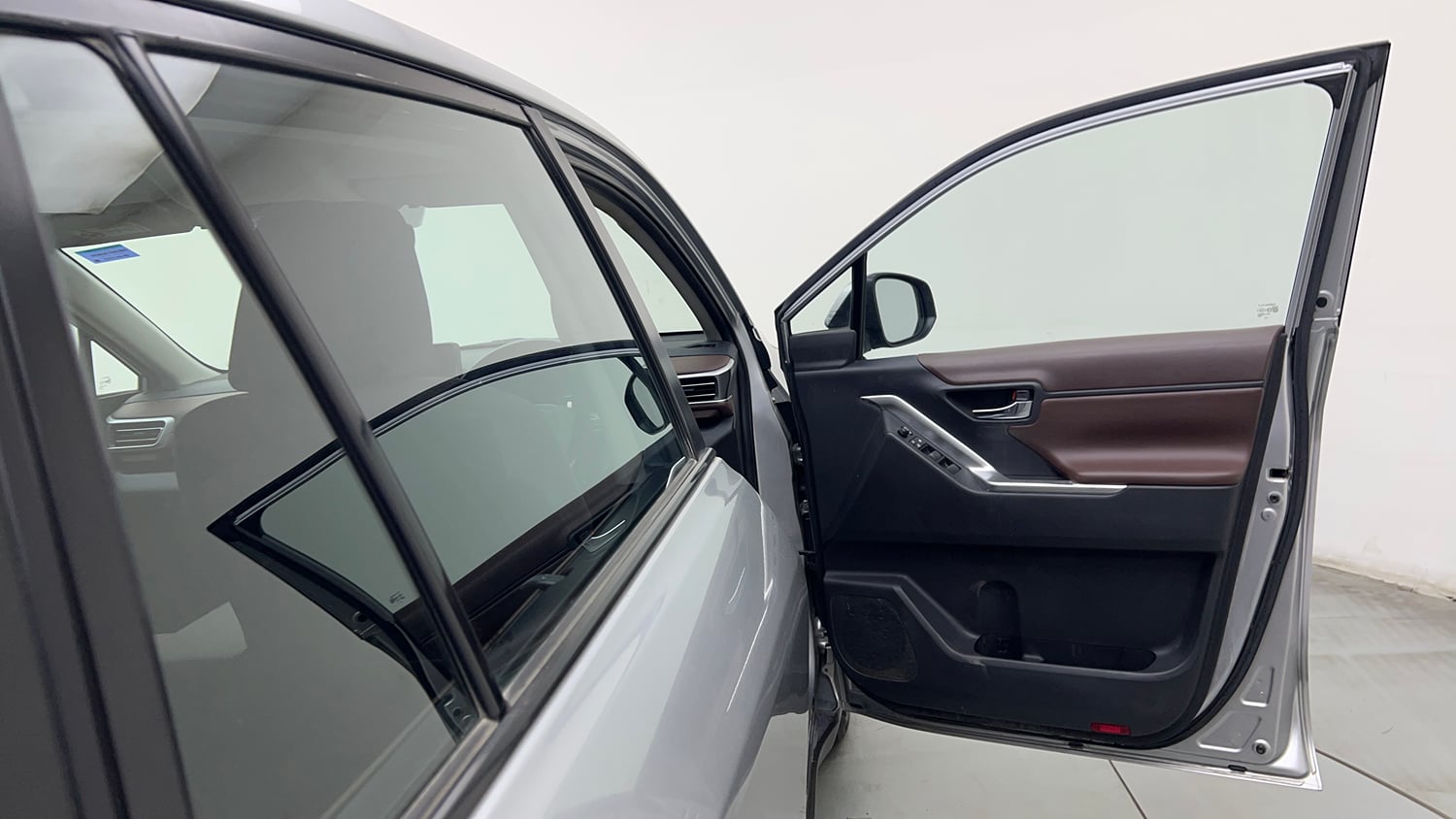 Used 2023 Toyota Innova Hycross VX Hybrid 7 STR Hybrid Automatic interior RIGHT FRONT DOOR OPEN VIEW