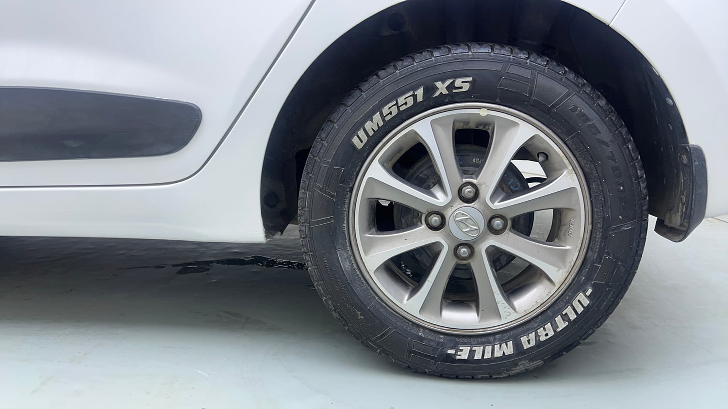 Used 2016 Hyundai Grand i10 Asta AT 1.2 Kappa VTVT Petrol Automatic tyres LEFT REAR TYRE RIM VIEW