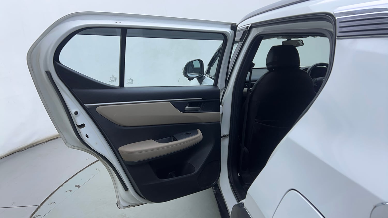 Used 2023 Honda Elevate VX MT Petrol Manual interior LEFT REAR DOOR OPEN VIEW