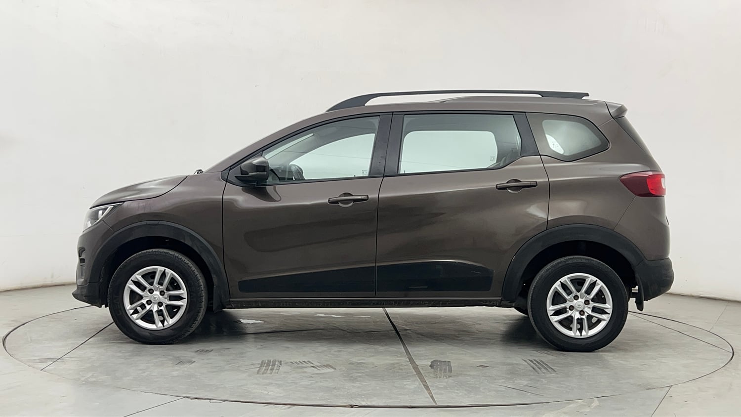 Used 2023 Renault Triber RXT EASY-R AMT Petrol Automatic exterior LEFT SIDE VIEW