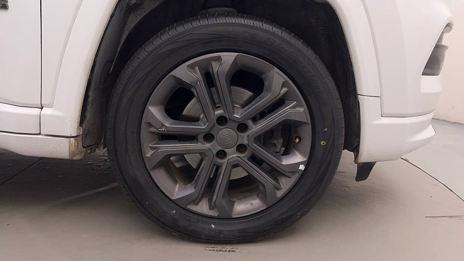 Used 2022 Jeep Compass 5th Anniversary Edition 1.4 Petrol DCT Petrol Automatic tyres RIGHT FRONT TYRE RIM VIEW