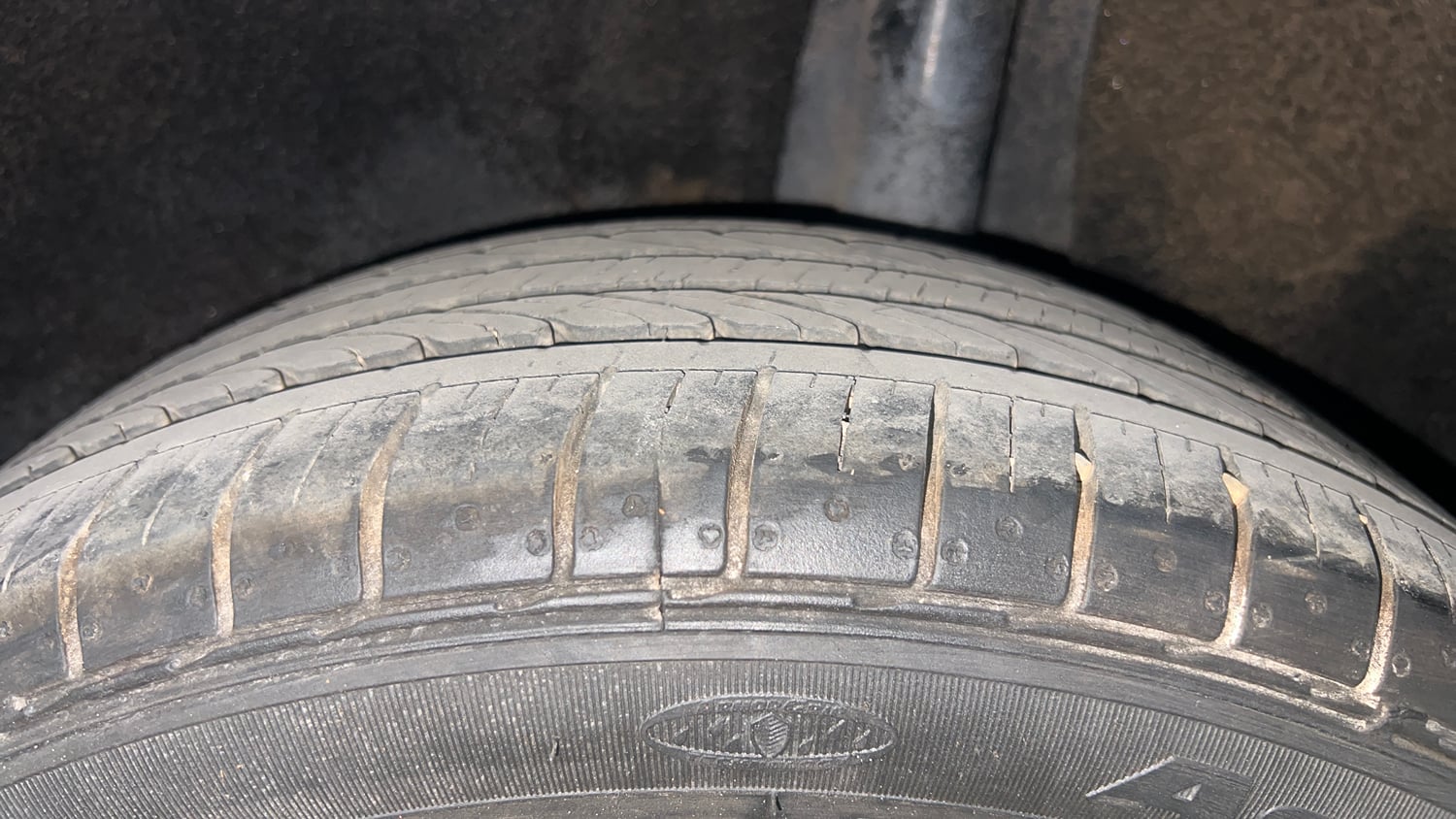 Used 2016 Maruti Suzuki Baleno Zeta 1.2 Petrol Manual tyres LEFT REAR TYRE TREAD VIEW