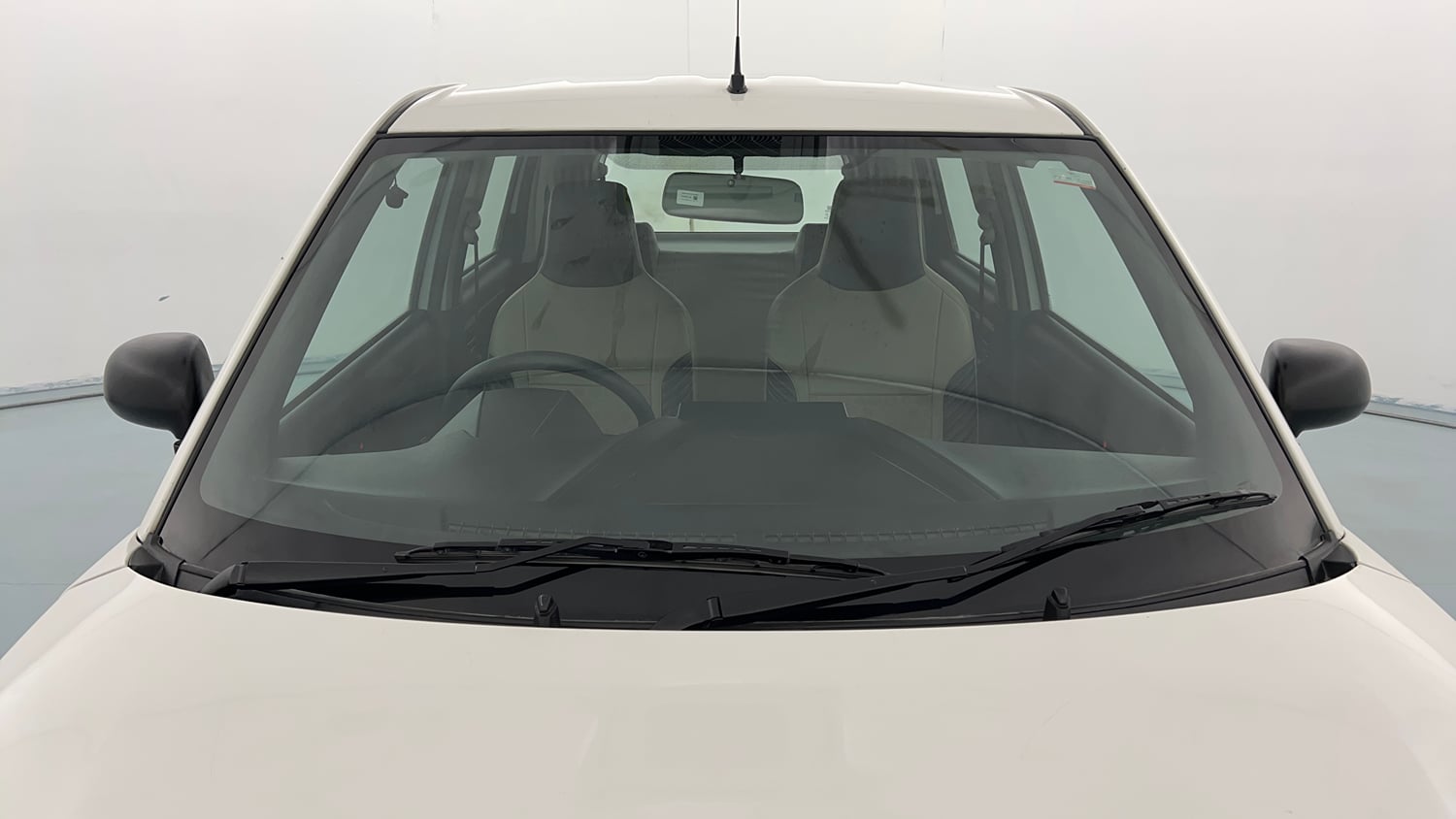 Used 2022 Maruti Suzuki Wagon R LXI 1.0 Petrol Manual exterior FRONT WINDSHIELD VIEW