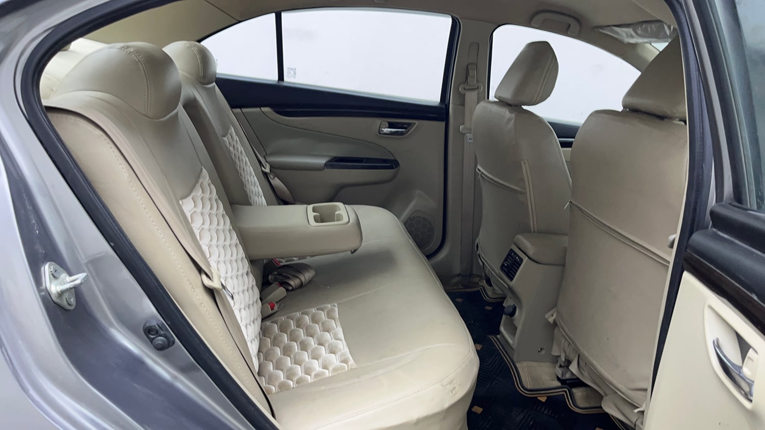 Used 2018 Maruti Suzuki Ciaz Delta 1.3 Hybrid Diesel Manual interior RIGHT SIDE REAR DOOR CABIN VIEW