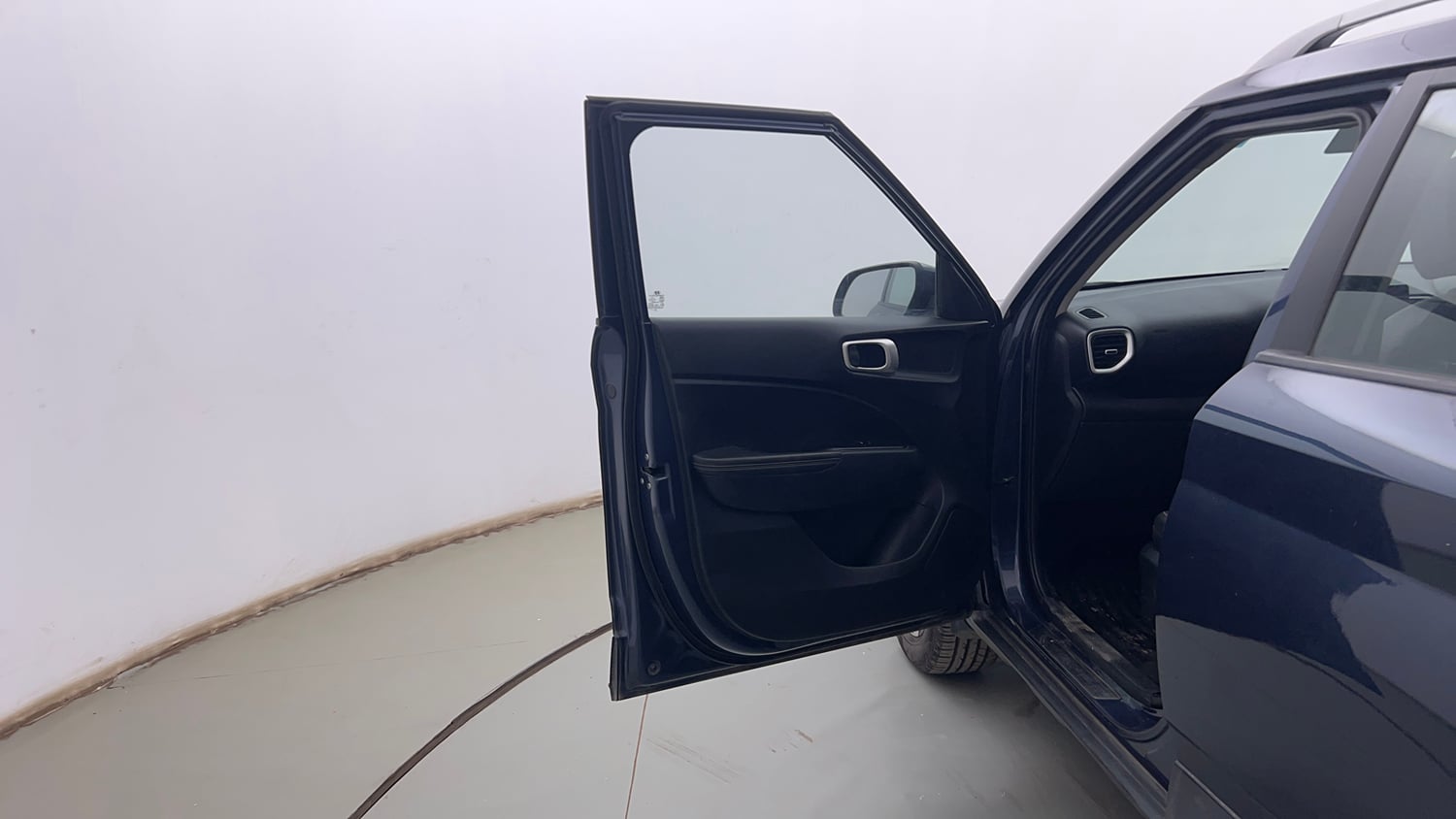 Used 2019 Hyundai Venue SX 1.4 (O) CRDi Diesel Manual interior LEFT FRONT DOOR OPEN VIEW