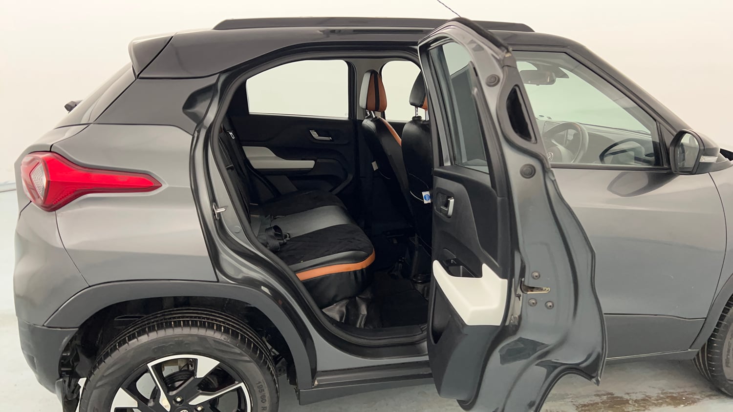 Used 2022 Tata Punch Creative Dual Tone Petrol Manual interior RIGHT SIDE REAR DOOR CABIN VIEW