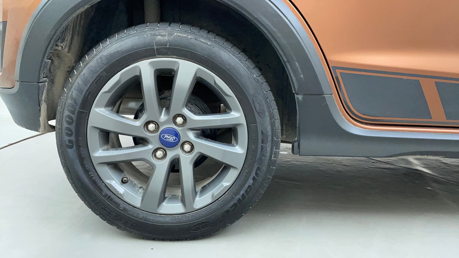 Used 2021 Ford Freestyle Titanium 1.2 Ti-VCT Petrol Manual tyres RIGHT REAR TYRE RIM VIEW