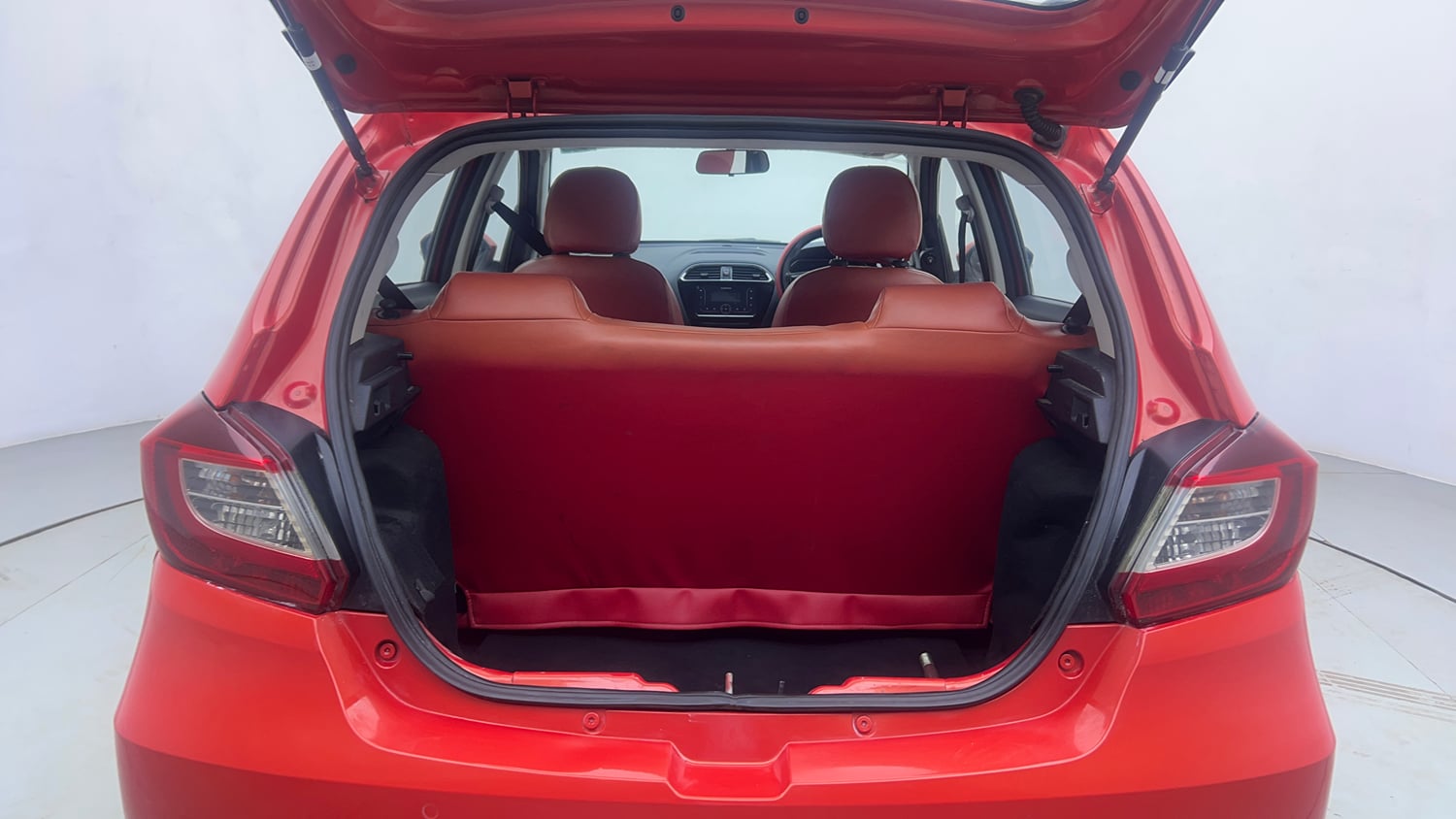 Used 2021 Tata Tiago XT Petrol Manual interior DICKY INSIDE VIEW