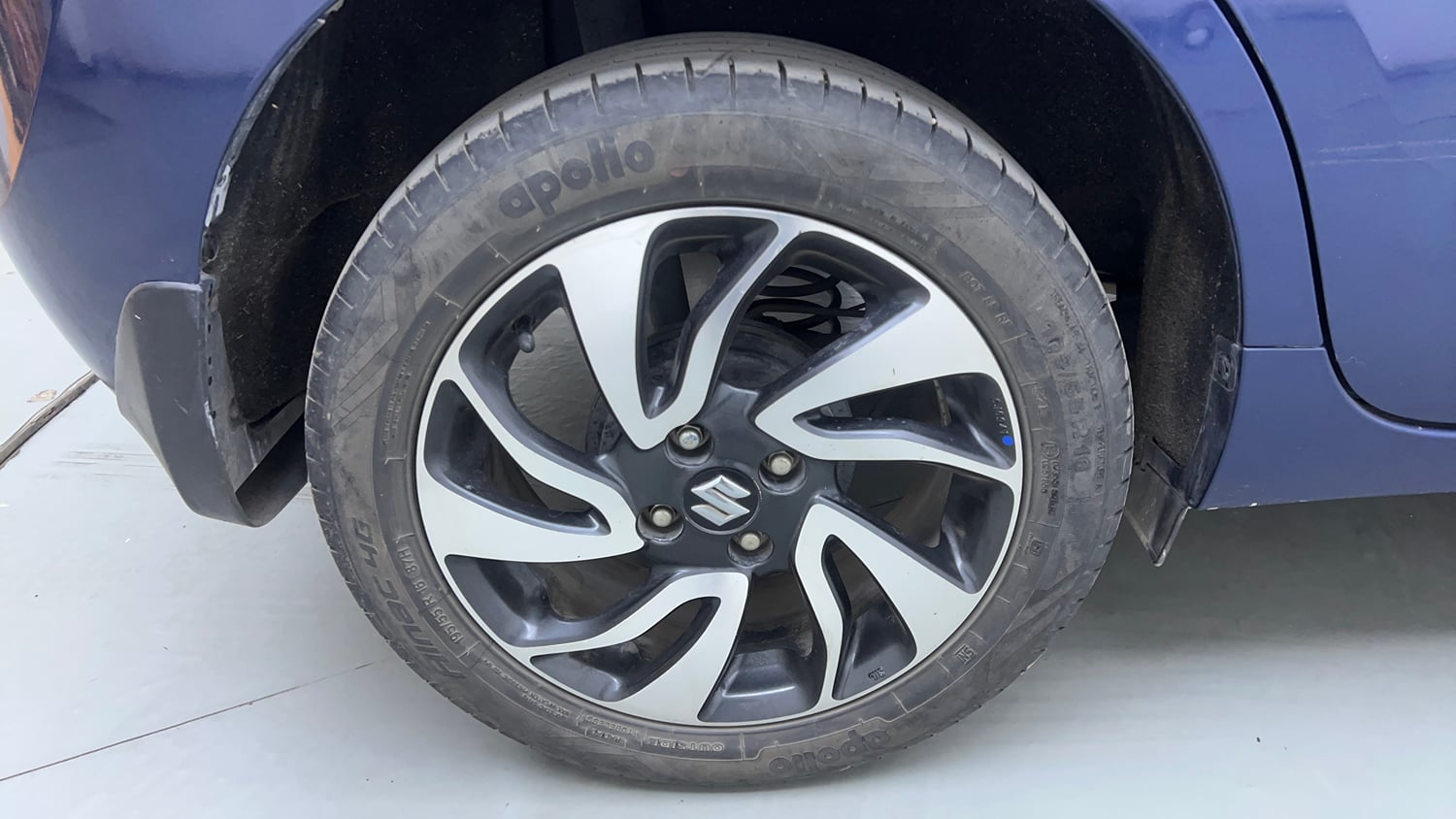 Used 2021 Maruti Suzuki Baleno Zeta Petrol Manual tyres RIGHT REAR TYRE RIM VIEW
