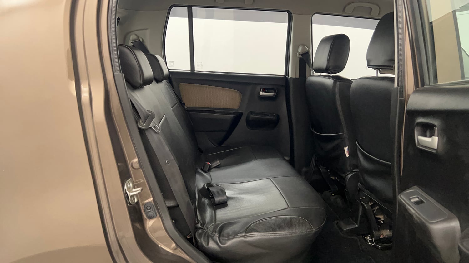 Used 2018 Maruti Suzuki Wagon R LXI CNG (O) Cng Manual interior RIGHT SIDE REAR DOOR CABIN VIEW