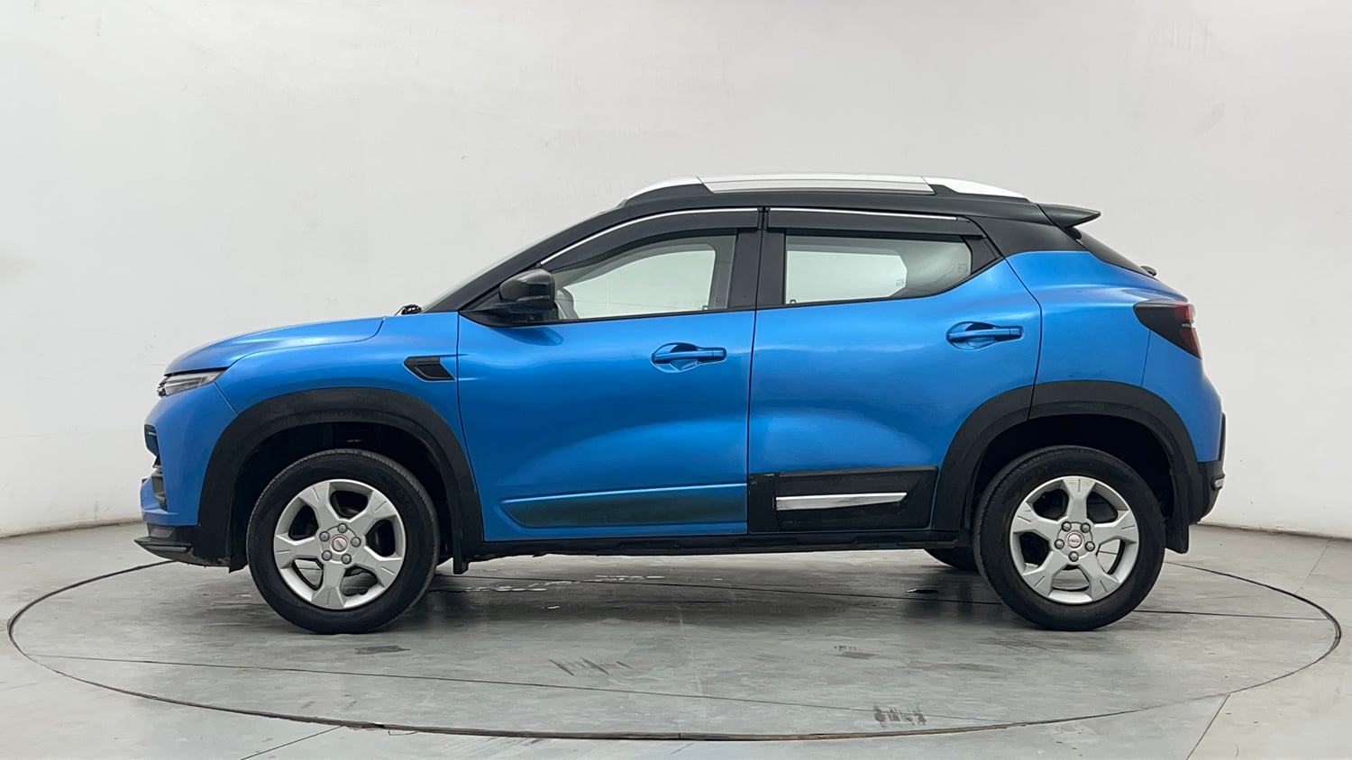 Used 2021 Renault Kiger RXT 1.0 Turbo MT Dual Tone Petrol Manual exterior LEFT SIDE VIEW
