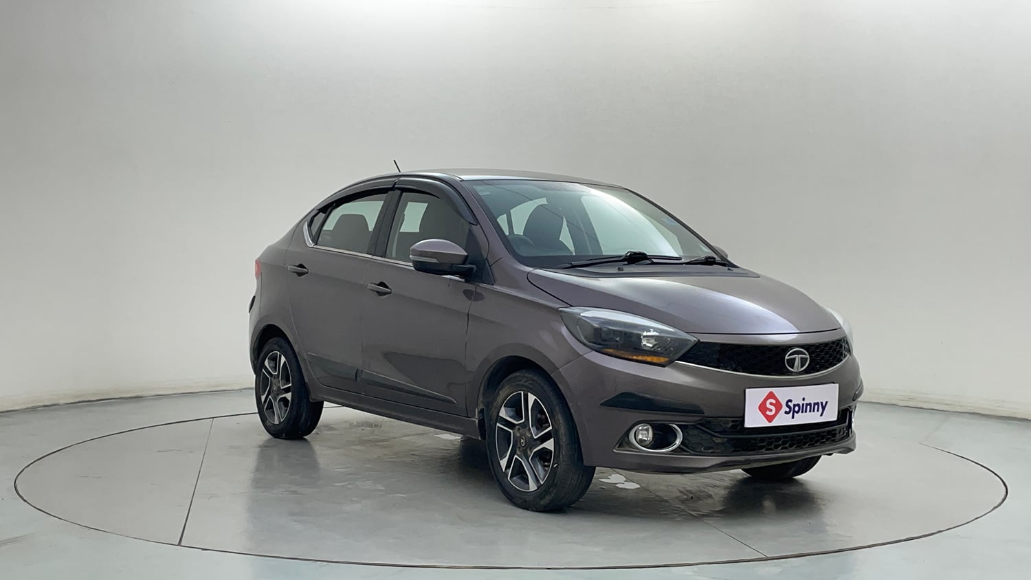Used 2018 Tata Tigor Revotron XZA Petrol Automatic exterior RIGHT FRONT CORNER VIEW
