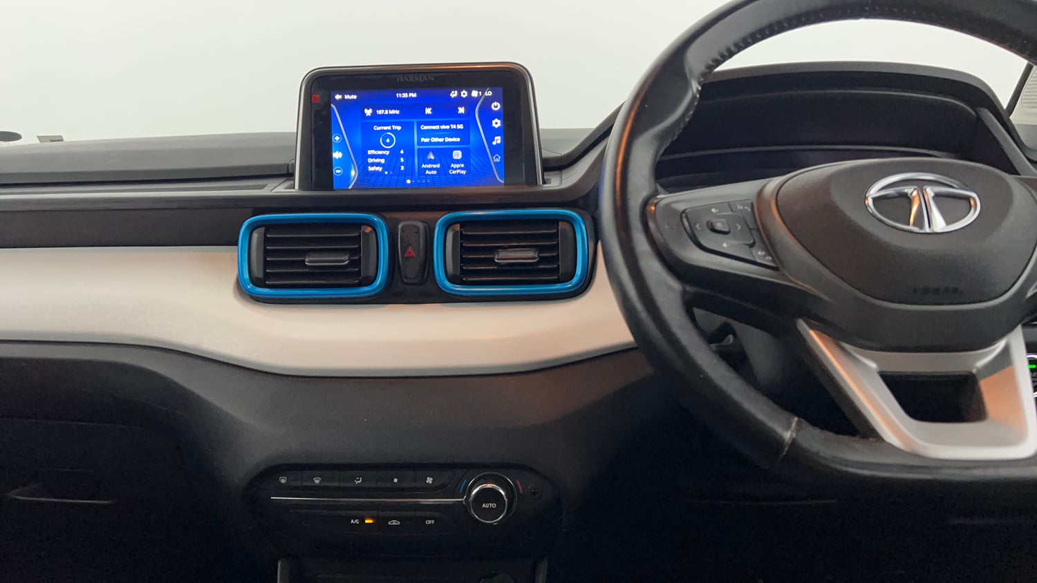 Used 2022 Tata Punch Creative Dual Tone Petrol Manual interior MUSIC SYSTEM & AC CONTROL VIEW