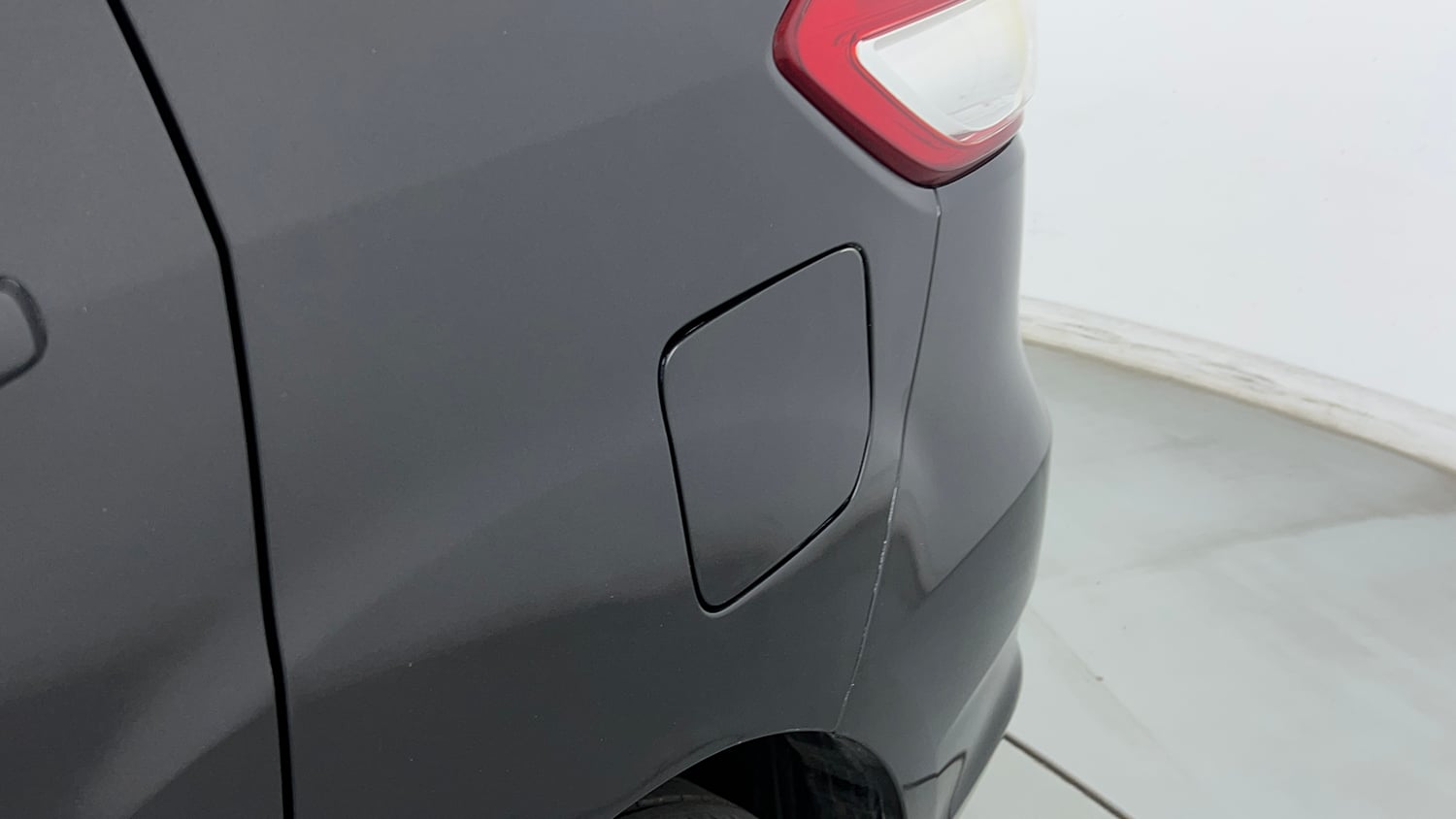 Used 2018 Maruti Suzuki Ertiga VXI Petrol Manual dents MINOR DENT
